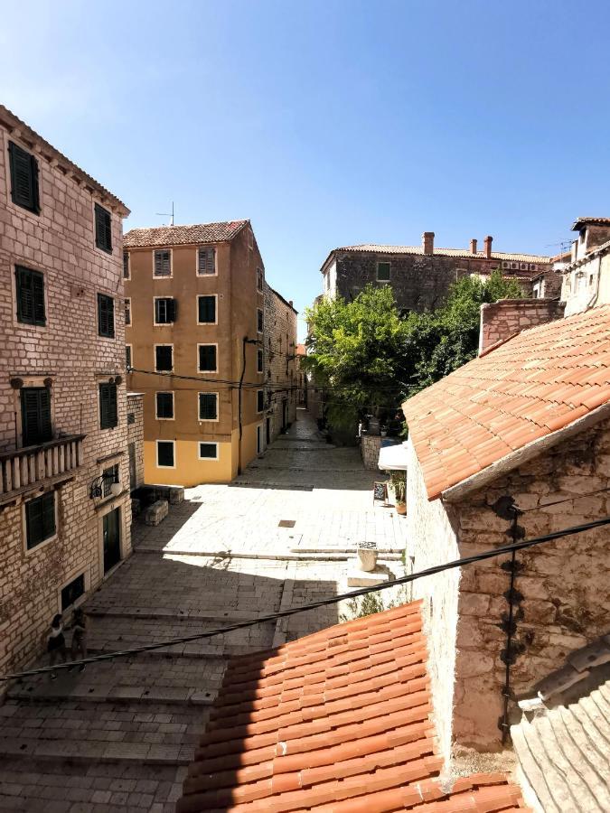 L&L Rooms Royal Šibenik Exteriör bild