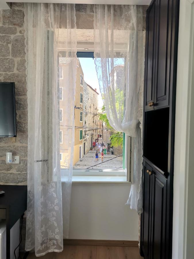 L&L Rooms Royal Šibenik Exteriör bild