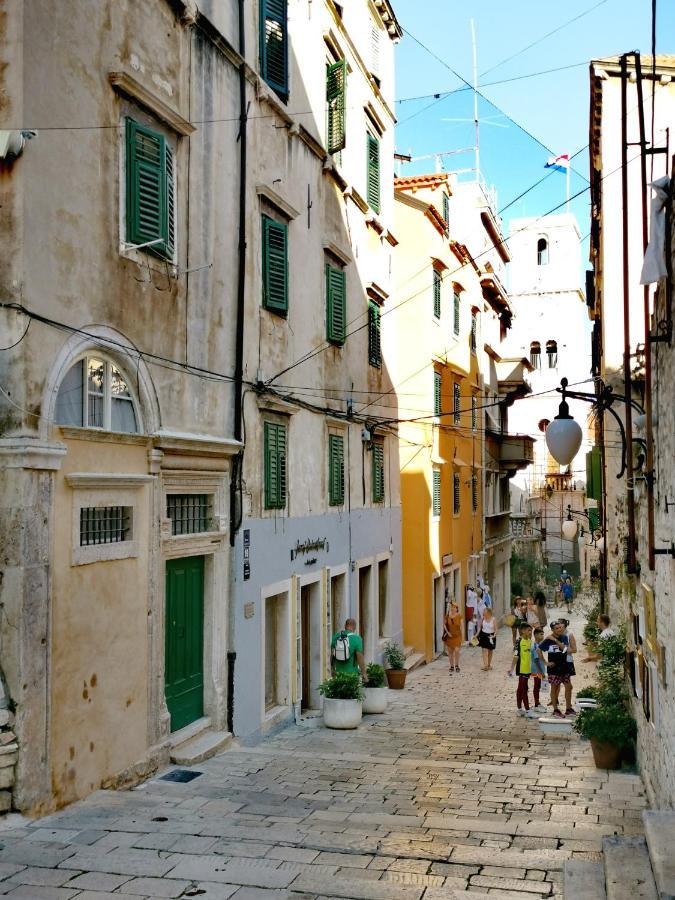 L&L Rooms Royal Šibenik Exteriör bild