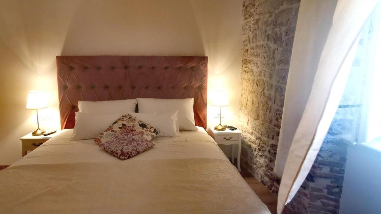 L&L Rooms Royal Šibenik Rum bild