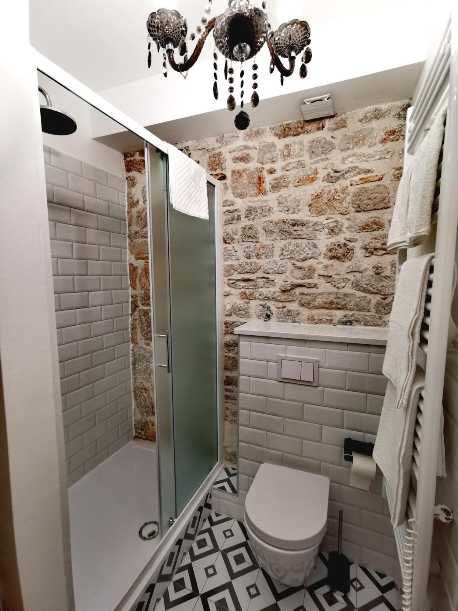 L&L Rooms Royal Šibenik Rum bild