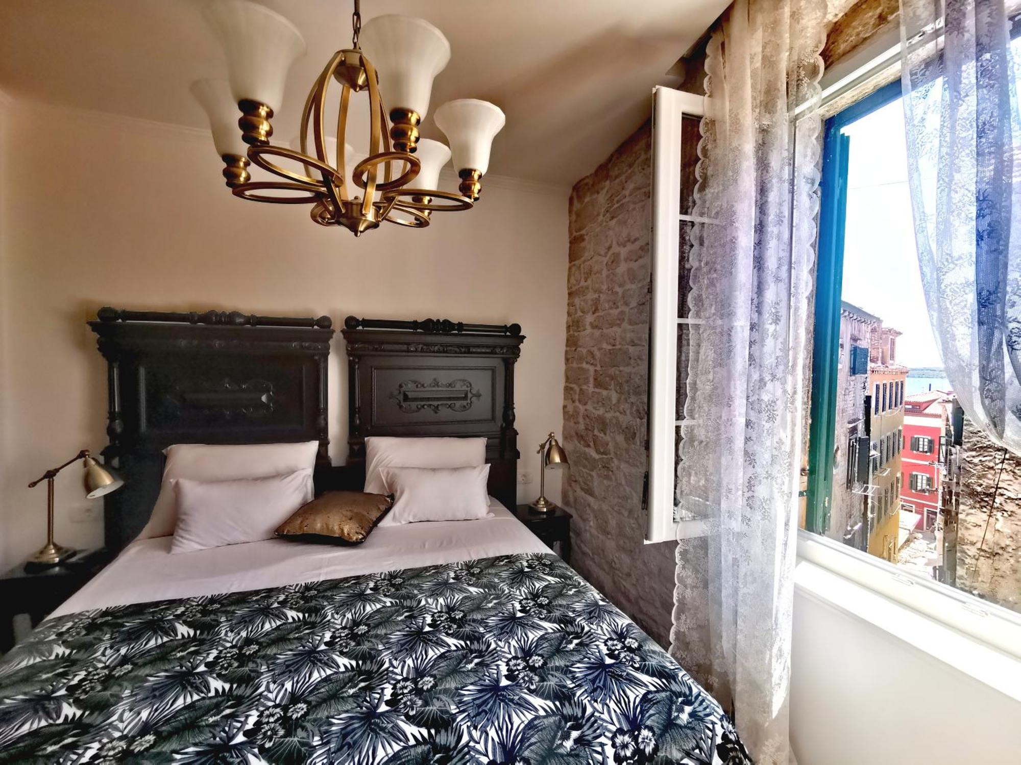 L&L Rooms Royal Šibenik Rum bild
